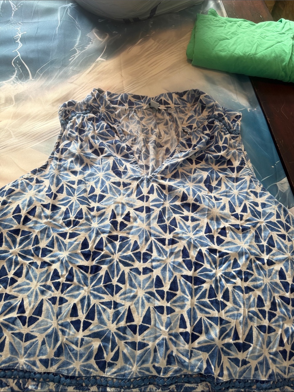 crown & ivy Blue and White Printed Sleeveless Blouse